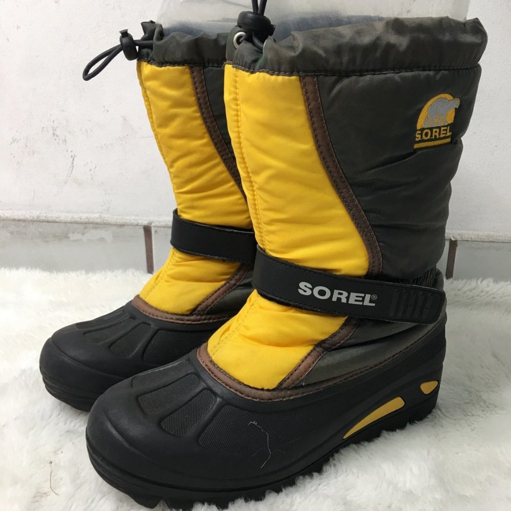 Sorel Flurry Yellow Black Snow Boots Size 6
